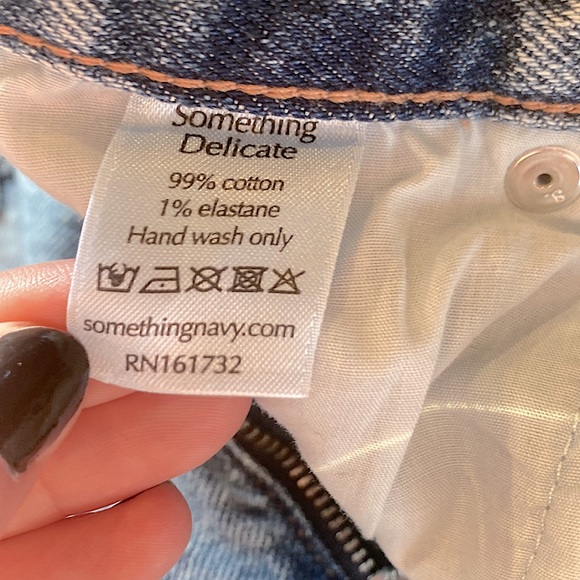 Something Navy Nina Slit Hem Jeans - Picture 11 of 11